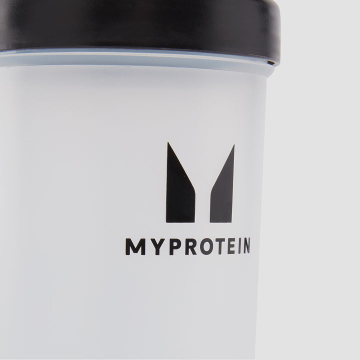 Myprotein%20Plastic%20Shaker%20(600ml)%20%E2%80%93%20Clear/Black%20%7C%20High-Performance%20Protein%20Shaker%20with%20Blending%20Ball%20%7C%20Leak-Proof%20&%20Dishwasher%20Safe%20-%20Image%203