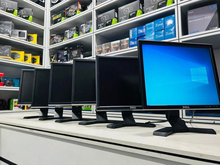 17%20inch%20lcd%20square%20monitors%20-%20Image%202