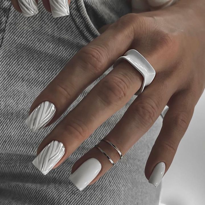24PCS%20Short%20Square%20False%20Nails%20French%20White%20Edge%20Nials%20Silver%20Flame%20Full%20Cover%20Press%20On%20Nails%20Detachable%20Ballerina%20Nail%20Tip%20-%20Image%202
