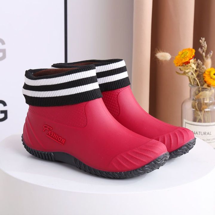 Short%20Fashion%20Non-Slip%20Rain%20Boots%20Rain%20Boots%20Women's%20Boots%20Kitchen%20Rain%20Boots%20Women's%20Waterproof%20Shoes%20Warm%20Cotton%20Winter%20Water%20Shoes%20-%20Image%209