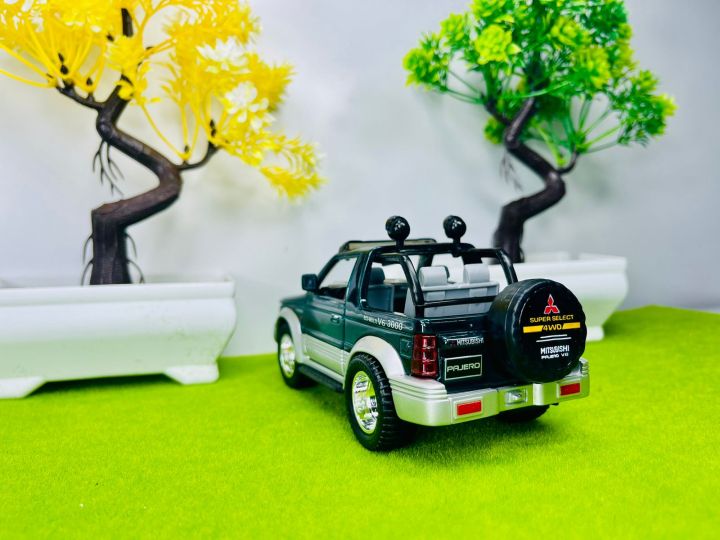 1:32%20Scale%20Mitsubishi%20Pajero%20Mini%20Die%20Cast%20Metal%20alloy%20Model%20Car%20-%20Image%203