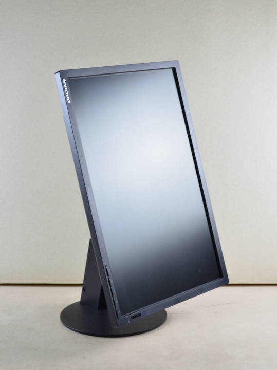 Lenovo%20ThinkVision%20%2022inch%20LED%20Monitor%20with%20HDMI%20Port%20-%20Image%205