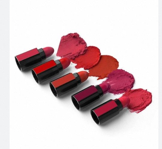 Huda Beauty 5in1 Matte Finish Lipstick