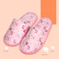 【WEJA】1Pair Children's Disposable Slippers Hotel Room SPA Portable Closed Toe Cute Slippers Home Guest Kids Baby Indoor Travel Shoes. 