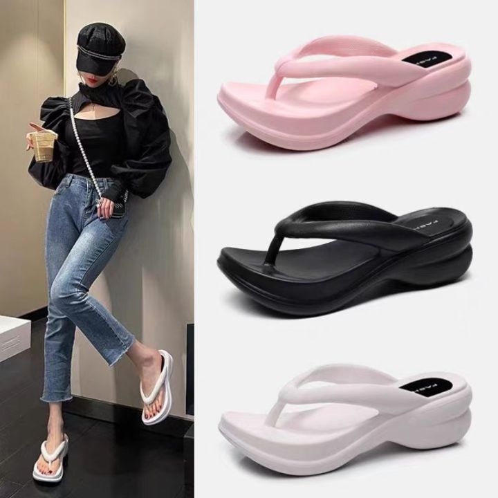 ins Internet Hot Flip-Flops Female Summer 2024 New Good-looking Thick Bottom Non-Slip Fashion Popular Going out