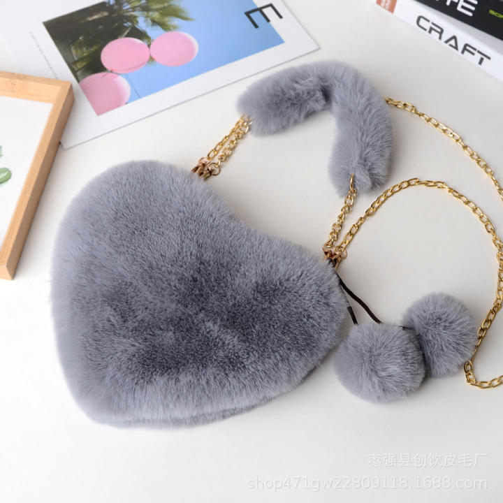 Women's%20Furry%20Accessories%20Luxury%20Faux%20Fur%20Handbags%20Small%20Handbags%20Ladies%20Chain%20Shoulder%20Bag%20Fluffy%20Plush%20Handbags%20-%20Image%203