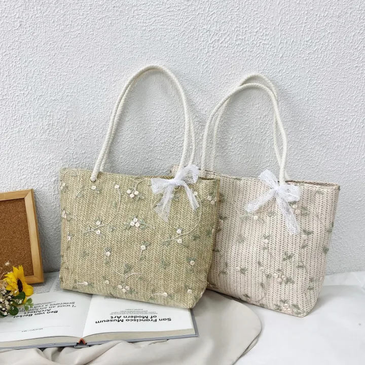 Fashion%20Woven%20Handbag%20Lightweight%20Summer%20All-Match%20Bucket%20Bag%20Luxury%20Portable%20Designer%20Handbag%20for%20Picnic%20Accessory%20Travel%20Essential%20Beach%20Gear%20Women's%20Fashion%20Versatile%20Carryall%20-%20Image%203