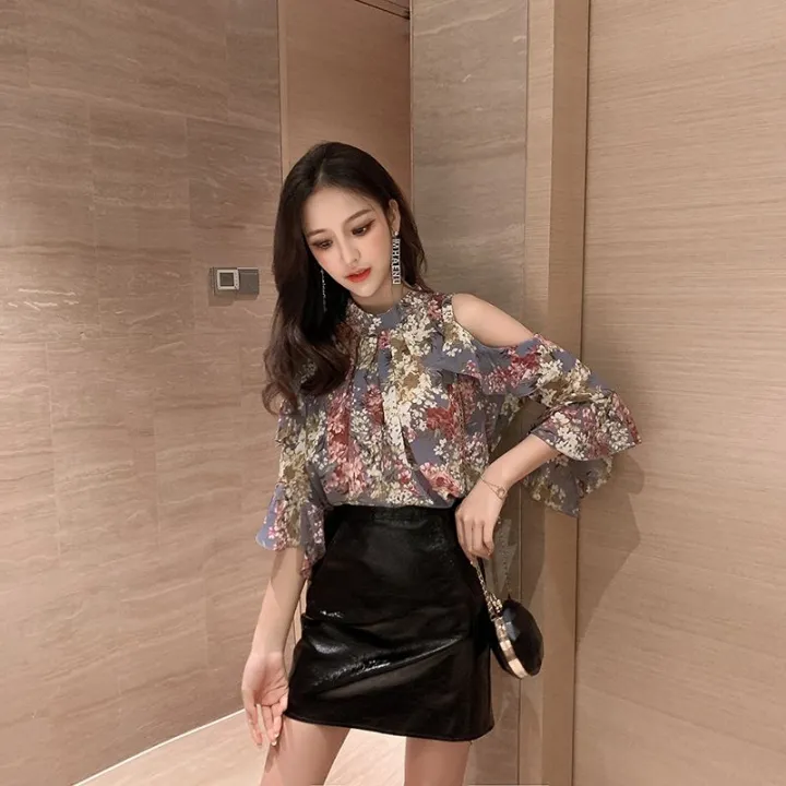 off-the-Shoulder%20Floral%20Chiffon%20Blouse%20Women's%20Summer%20Wear2023New%20Fashionable%20Korean%20Style%20Temperament%20Shirt%20Loose%20Bell%20Sleeve%20Top%20-%20Image%204