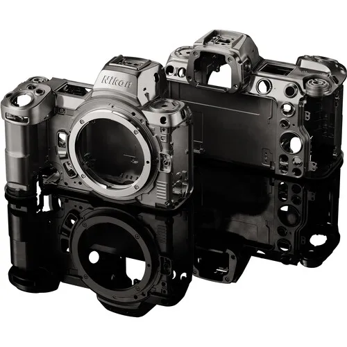 Nikon%20Z611%20Mirrorless%20camera%20with%20Nikkor%2024%20-%2070mm%20f4%20Lens%20-%20Image%204