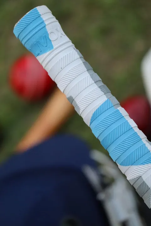 LIVOX%C2%AE%20Super-5%20Cricket%20Bat%20Grips%20with%201%20Wooden%20Grip%20Cone%20Ultra%20Tacky%20(Pack%20of%206)(FROM%20INDIA)NUZ%20-%20Image%206