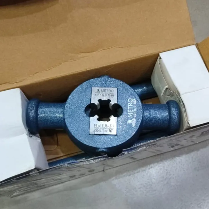 Pipe%20Threader%20Die%20Set%20(Manual)%20-%20Metro%20-%201/2",%203/4",%201"%20-%20BSC%20&%20BSP%20-%20Dies%20Manual%20Plumber%20Pipe%20Threading%20Kit,%20Threading%20Work%20of%20Galvanized%20Pipe%20and%20Iron%20Pipe%20-%20Image%203