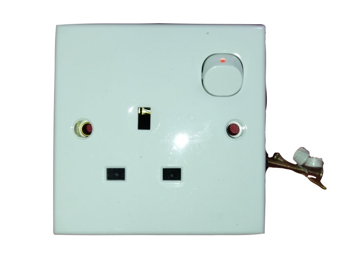 13A%20Square%20Pin%20Switch%20Socket%20Plug%20Point%20-%20Image%203