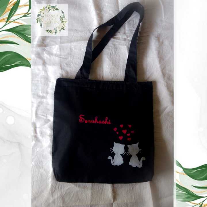 Natural%20fabric%20stylish%20black%20tote%20bag%20with%20hand%20paintings%20for%20everyday%20travel,%20dream%20catcher%20design%20-%20Image%205