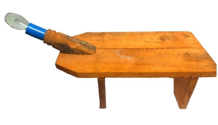 Classic Coconut Scraper - 7 Inch