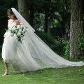 2024 New Double-Layer Bride Head 3 M-Long Four-Layer Floor-Length White Super Long Tail Main Wedding Dress Accessories with Hair Comb. 