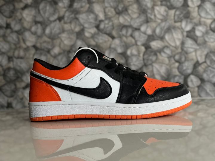 Nike Jordan 1 low sneaker/ shoes