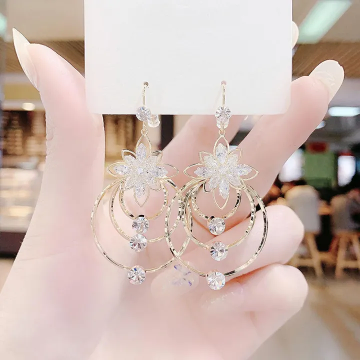 Alloy%20Geometric%20earrings%20Intricate%205.7*3cm%20Multi-layer%20earrings%20Circular%20earrings%20for%20Party%20Wedding%20Night%20out%20%20wear%20Gift%20idea%20Evening%20wear%20Special%20occasions%20Fashion%20enthusiasts%20Statement%20jewelry%20-%20Image%204