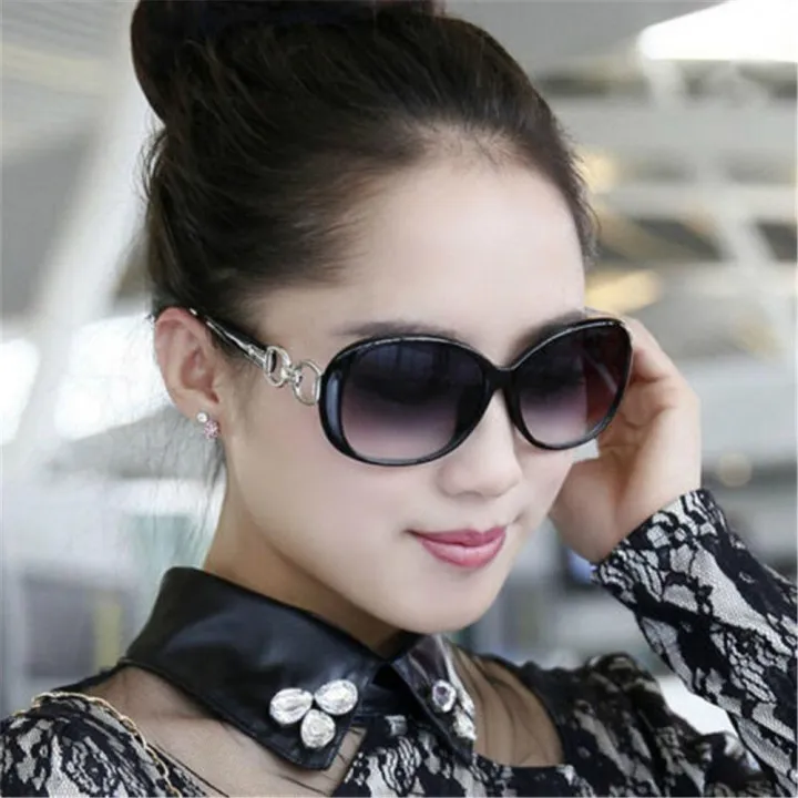 Women's%20Black%20Sunglasses%20-%20Image%202