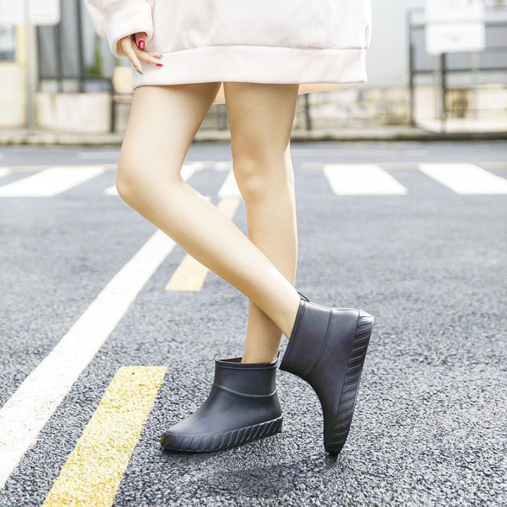 Japanese%20Rain%20Shoes%20Women%20Non-Slip%20Tendon%20Bottom%20New%20Stylish%20Rubber%20Shoes%20Work%20Rain%20Boots%20Women's%20Short%20Waterproof%20Boots%20-%20Image%206