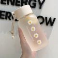 550ml Daisy Transparent Plastic Water Bottle Creative Frosted Water Bottle With Portable Rope High Quality Water Bottle. 