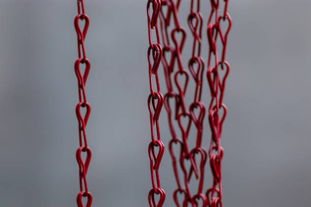 Gutter:%20Rainwater%20Gutter%20Chains%20(Red)%20-%20Image%202