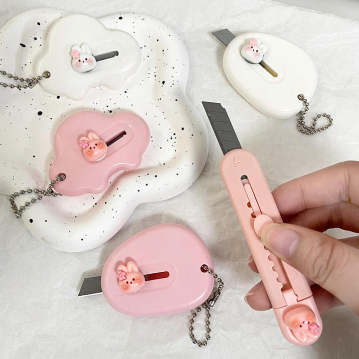 Cute%20Utility%20Student%20Cartoon%20Small%20Box%20Cutter%20Mini%20Portable%20Paper%20Cutter%20for%20Student%20School%20Office%20Crafting%20Diy%20Paper%20Cutting%20-%20Image%203
