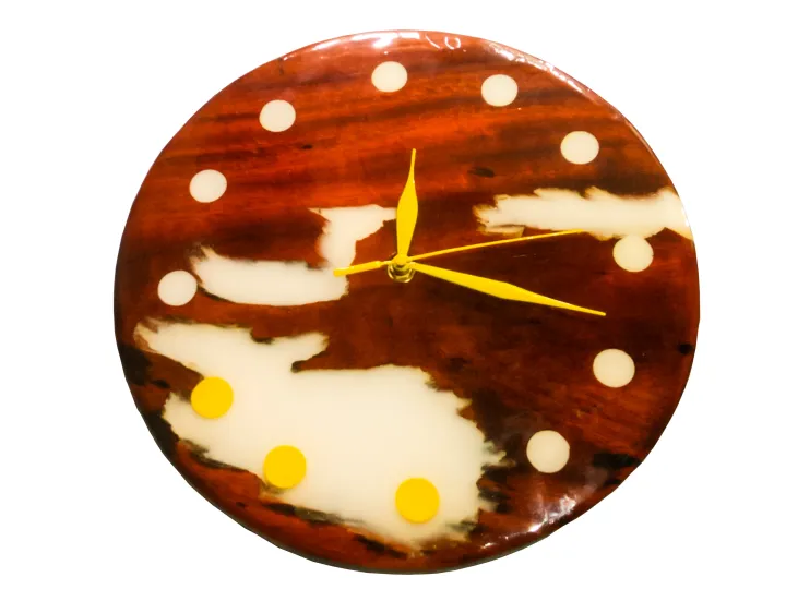 Resin%20with%20wood%20wall%20clock%20-%20Image%204