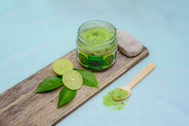 Helinta%20Lime%20Tea%20Bath%20Salt%20400%20G%20Bathing%20Salt%20for%20Soaking%20Foot%20Bath%20Salt%20-%20Image%203