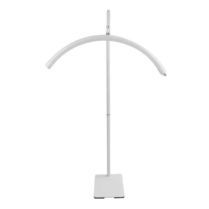 (Preorder)%20Salon%20lighting%20with%20adjustable%20temperature,%20half-light%20beauty%20lighting%20for%20skincare%20professionals%20and%20makeup%20application.%20-%20Image%208