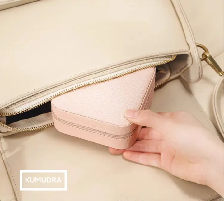 Portable%20Jewellery%20Box%20%E1%80%81%E1%80%9B%E1%80%AE%E1%80%B8%E1%80%86%E1%80%B1%E1%80%AC%E1%80%84%E1%80%BA%E1%80%9B%E1%80%90%E1%80%94%E1%80%AC%E1%80%91%E1%80%8A%E1%80%B7%E1%80%BA%E1%80%97%E1%80%B0%E1%80%B8%20-%20Image%204