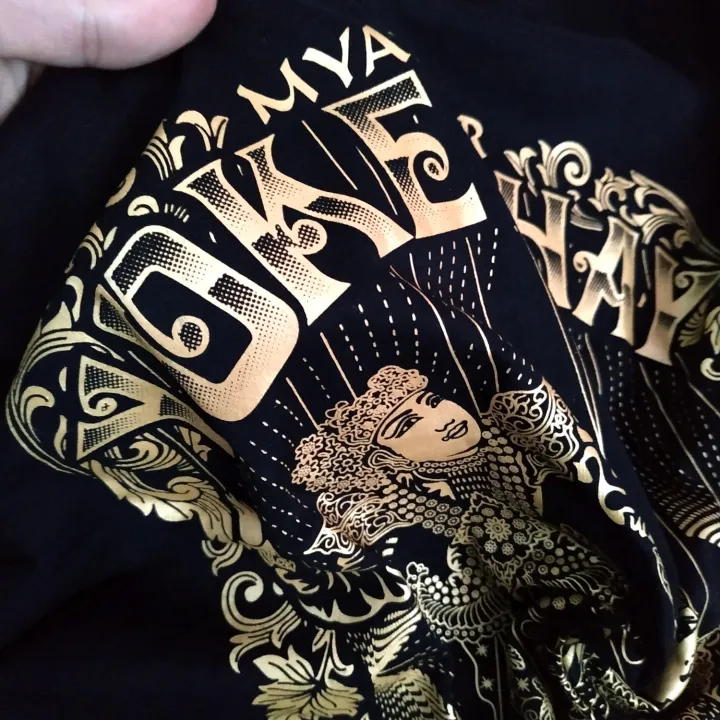 Yoke%20Thay%20(%20%E1%80%9B%E1%80%AF%E1%80%95%E1%80%BA%E1%80%9E%E1%80%B1%E1%80%B8%E1%80%A1%E1%80%80%20%E1%80%90%E1%80%AE%E1%80%9B%E1%80%BE%E1%80%95%E1%80%BA%20)%20Unisex%20T-Shirt:%20Stylish%20Coordination,%20Comfortable%20Cotton,%20and%20Eye-Catching%20Design%20-%20Image%205