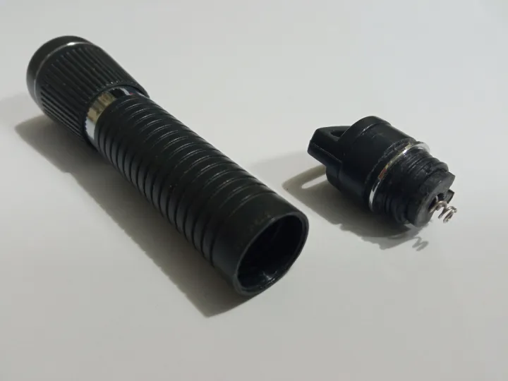 Energizer%20Yellow%20Light%20Torch%20for%20Jewellers%20Big%20or%20Small%20size,%202AA%20or%201AAA%20size,%20Very%20good%20second%20used%20-%20Image%206