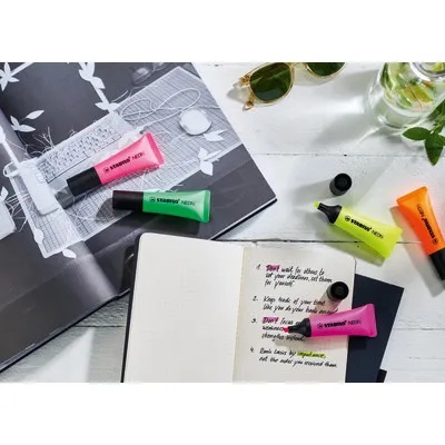 STABILO%20Neon%20Highlighter%20-%20Image%204