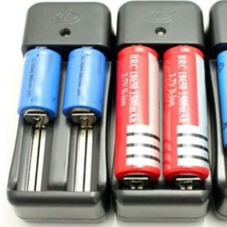 Multi-function dual-charge 18650 14500 16340 3.7V bright flashlight lithium battery charger