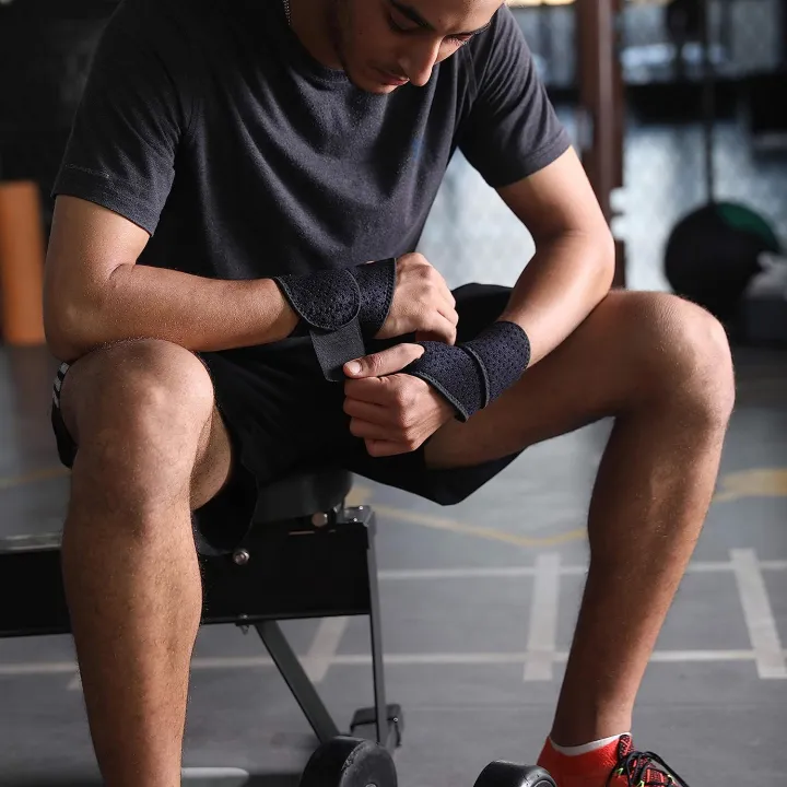 (Preorder)%20NEENCA%20SINGLE%20Wrist%20Compression%20Strap%20and%20Wrist%20Brace%20Sport%20Wrist%20Support%20for%20Fitness,%20Weightlifting,%20Tendonitis,%20Carpal%20Tunnel%20Arthritis,%20Pain%20Relief-Wear%20Anywhere-Adjustable%20-%20Image%203