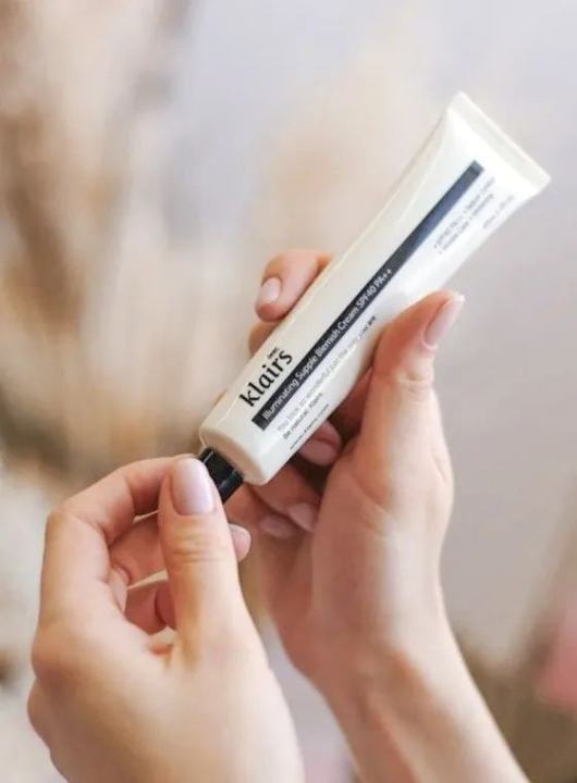 Klaris%20iuminating%20Supple%20Blemish%20Cream%2040g%20-%20Image%202
