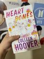 Heart Bones - Colleen Hoover. 