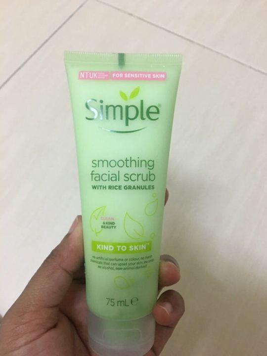 Simple%20Kind%20to%20Skin%20Smoothing%20Facial%20Scrub%20-%20Image%203
