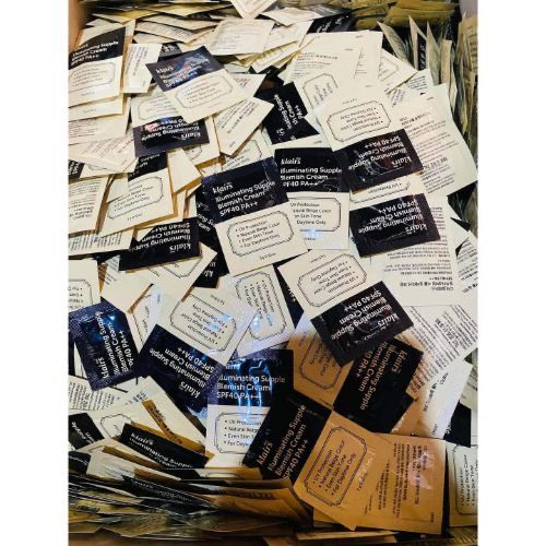 Klairs%20Illuminating%20supple%20blemish%20BB%20Cream%20SPF40%20PA++(3ml)%20-%20Image%204