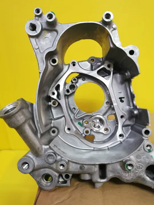 (Preorder)%20Right%20crankcase%20for%20PCX150,%20first%20model,%202012-2014,%20genuine%20Honda,%2011100-KZR-601,%20free%20shipping%20-%20Image%202