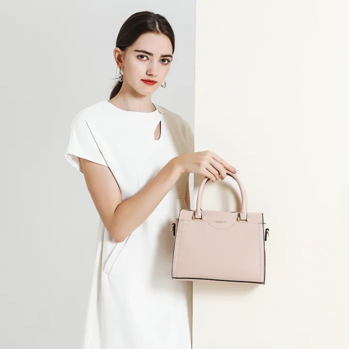 (Preorder)%20MOSSDOOM%20Crossbody%20Bag:%20Simple%20and%20Stylish%20for%20Women%20-%20Image%206