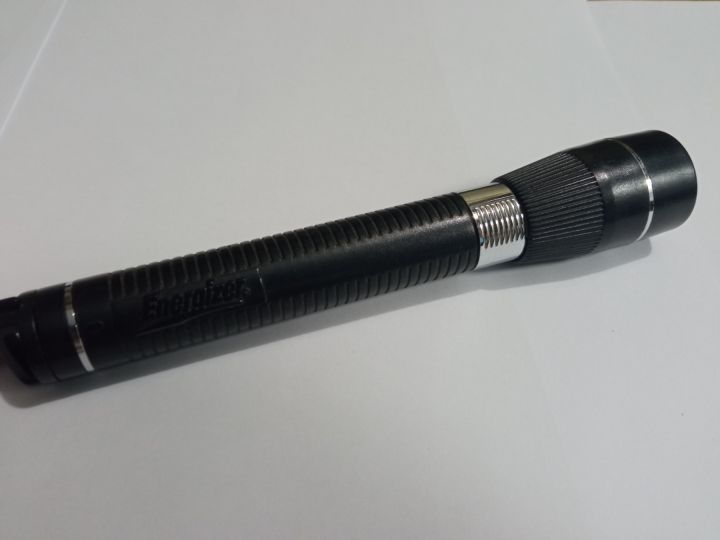 Energizer%20Yellow%20Light%20Torch%20for%20Jewellers%20Big%20or%20Small%20size,%202AA%20or%201AAA%20size,%20Very%20good%20second%20used%20-%20Image%204