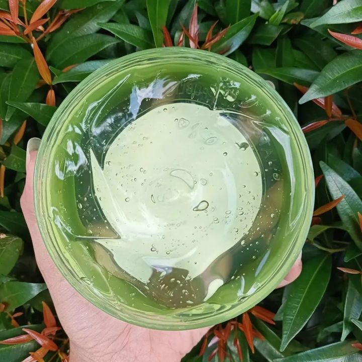 Nature%20Republic%20SOOTHING%20&%20MOISTURE%20ALOE%20VERA%2092%25%20GEL(300ml)%20-%20Image%203