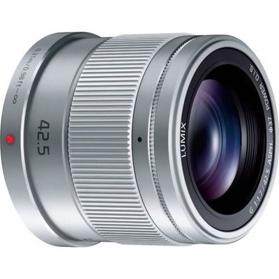 LUMIX%20G%2042.5mm/F1.7%20ASPH.%20Power%20O.I.S%20(Silver)%20-%20Image%202