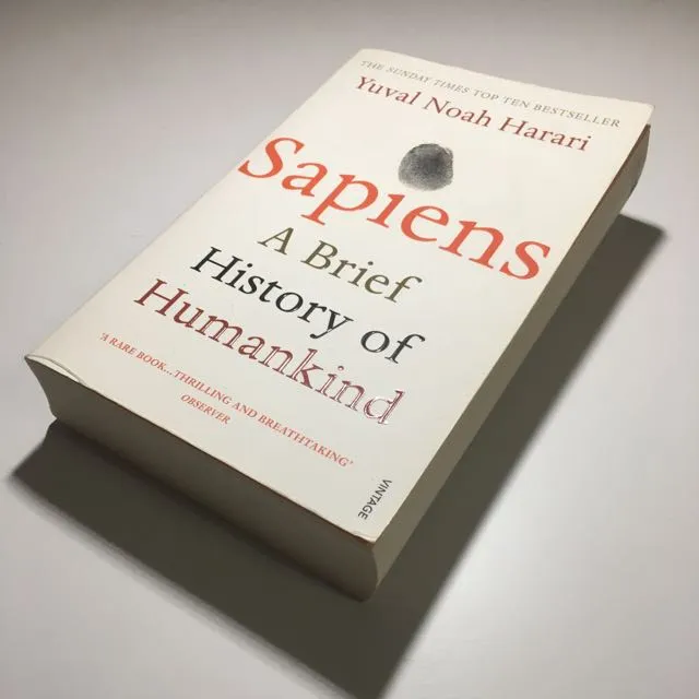 Sapiens:A%20Brief%20History%20of%20Humankind%20-%20Yuval%20Noah%20Harari%20-%20Image%202
