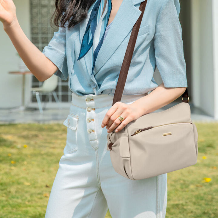 (Preorder)%20New%20Women's%20Golf%20Shoulder%20Bag,%20Nylon%20Shoulder%20Bag,%20Women's%20Casual%20Multi-Layer%20Versatile%20Shoulder%20Bag,%20Lightweight%20Black%20Apricot%20Shoulder%20Bag%20-%20Image%209