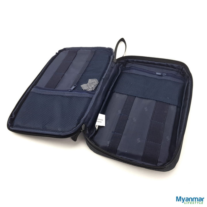 Organizer%20Case%20%E2%80%93%20Rivacase%20-%20Image%208