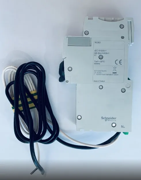 Schneider%20Easy9%20RCBO%20240V,1P%20+%20N,%2032A,%20C%20curve%20-%206000%20A,%2030%20mA%20Slim%20Type%20-%20Image%204
