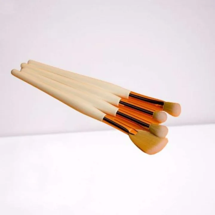 Eyebrow%20&%20Eyeshadow%20Brush%20Set%20(4%20Pack)%20-%20Image%203