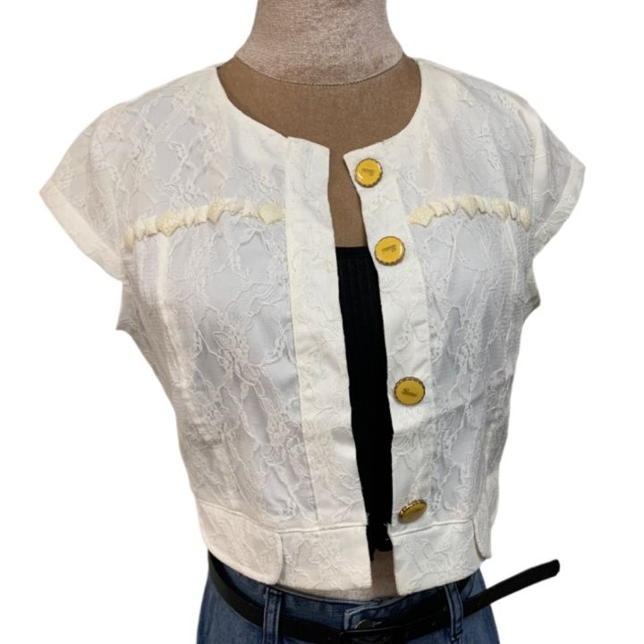 Crop Top Cardigan with Lace အပေါ်ထပ်အင်္ကျီအတို AyeyarMark trendy fashion, perfect for layering